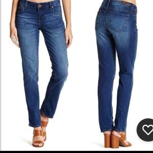 KUT Midrise Straight Leg  ‘Kay The Boyfriend Jean’ with stretch. Size 10